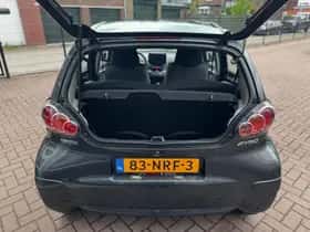 Toyota Aygo (2010) thumbnail 22
