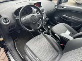 Opel Corsa (2011) thumbnail 11