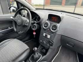 Opel Corsa (2011) thumbnail 23