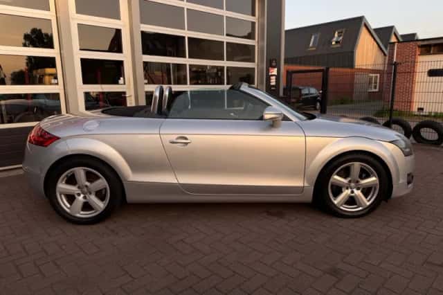 Audi TT (2009) thumbnail 4