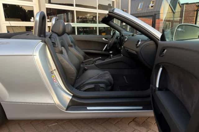 Audi TT (2009) thumbnail 33