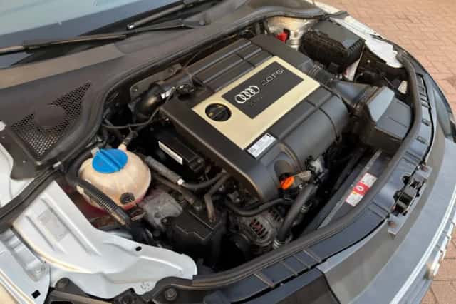 Audi TT (2009) thumbnail 42