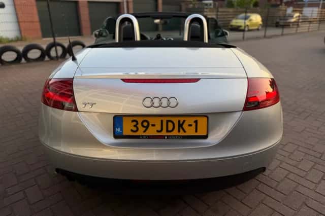 Audi TT (2009) thumbnail 7