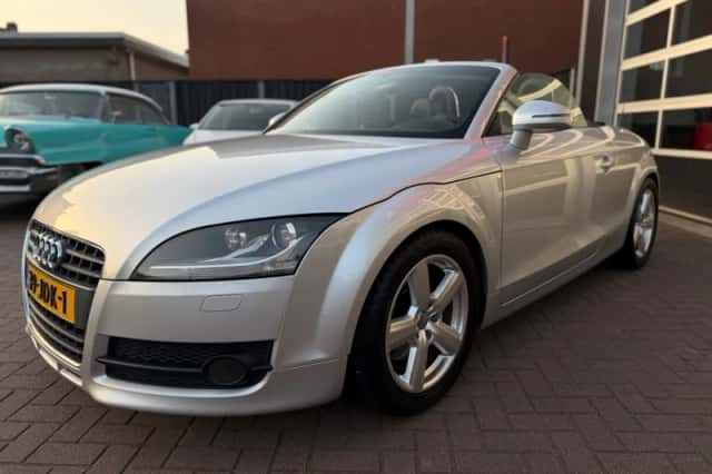 Audi TT (2009) thumbnail 10