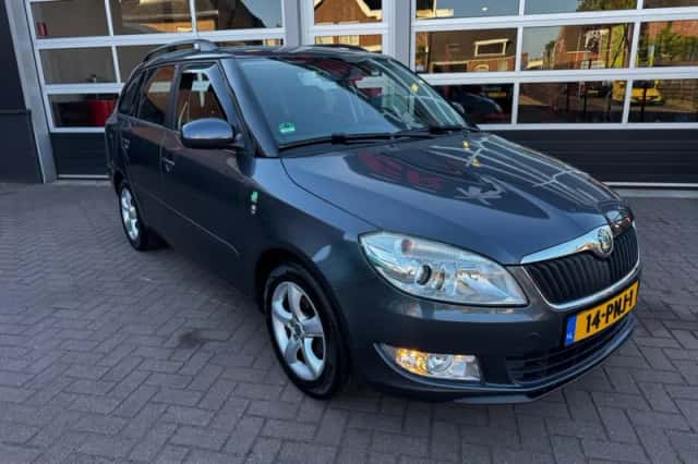 Škoda Fabia (2011) thumbnail 3