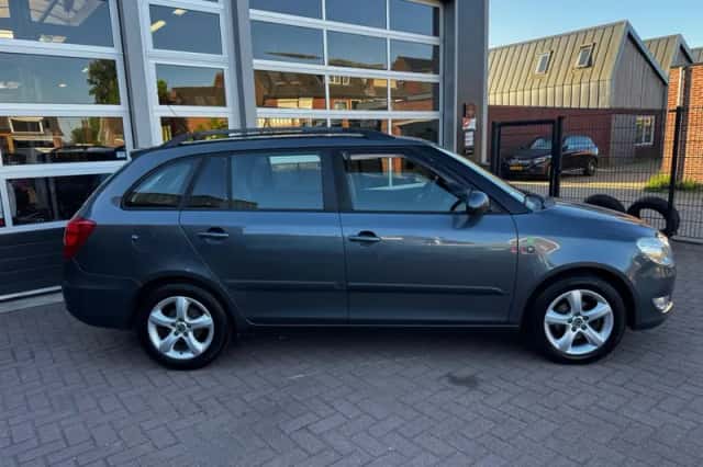 Škoda Fabia (2011) thumbnail 4