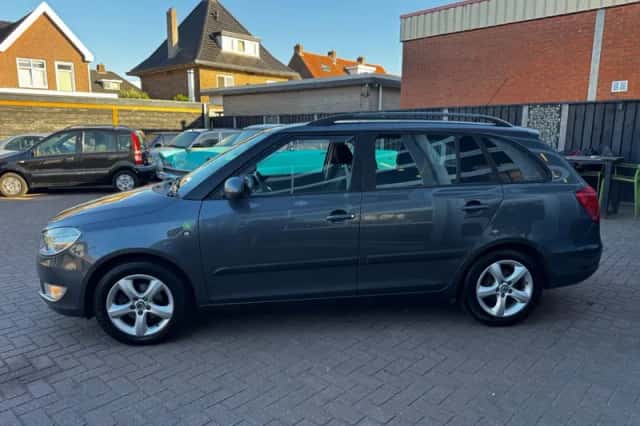 Škoda Fabia (2011) thumbnail 8
