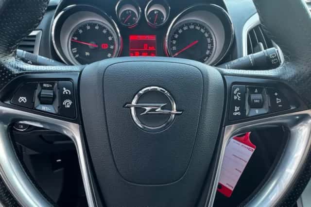 Opel Astra (2013) thumbnail 15