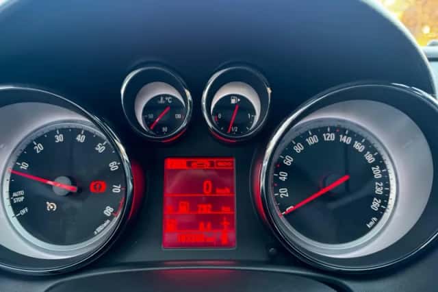 Opel Astra (2013) thumbnail 16