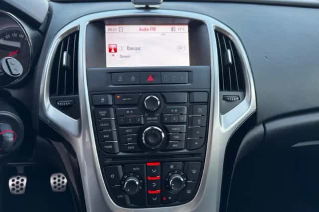 Opel Astra (2013) thumbnail 17