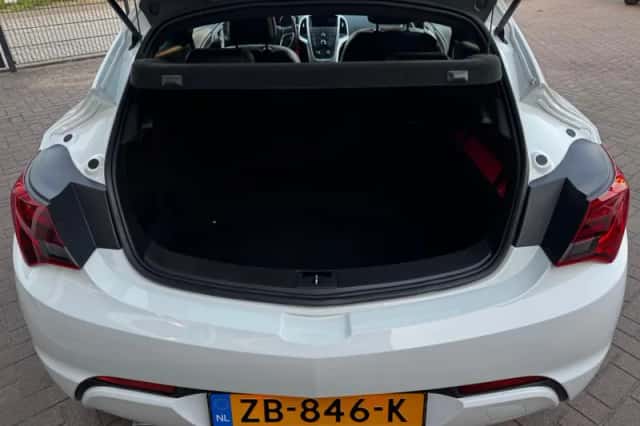 Opel Astra (2013) thumbnail 21