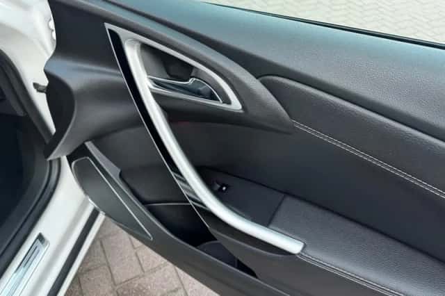 Opel Astra (2013) thumbnail 27