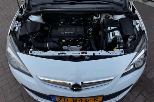 Opel Astra (2013) thumbnail 28