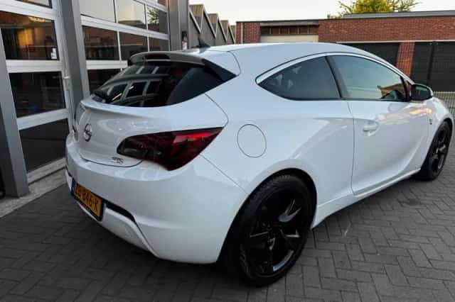 Opel Astra (2013) thumbnail 5