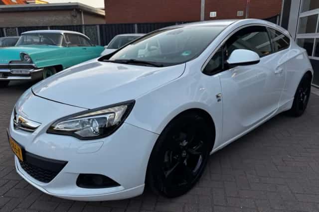 Opel Astra (2013) thumbnail 9