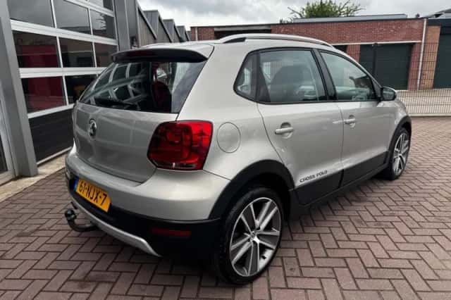 Volkswagen Polo (2010) thumbnail 5