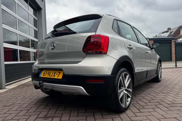 Volkswagen Polo (2010) thumbnail 6