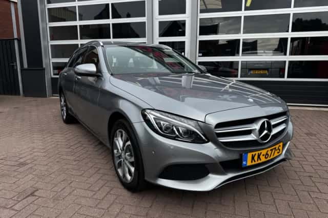 Mercedes-Benz C-Klasse (2016) thumbnail 3