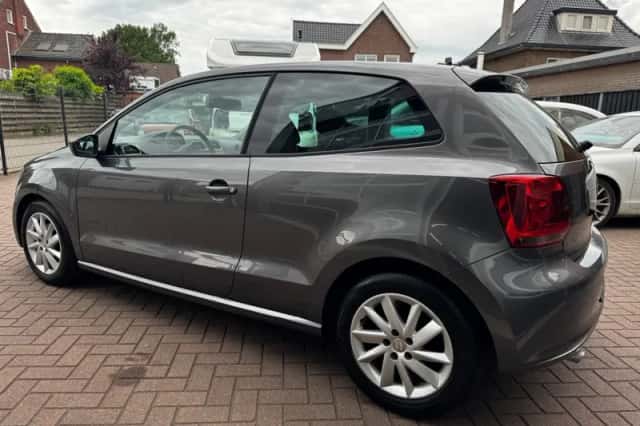 Volkswagen Polo (2010) thumbnail 6