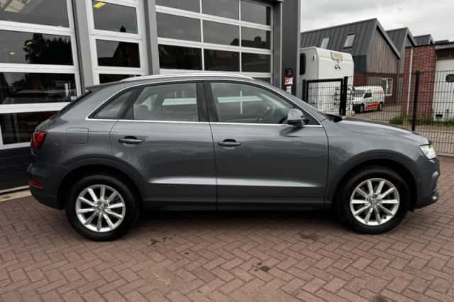 Audi Q3 (2015) thumbnail 4