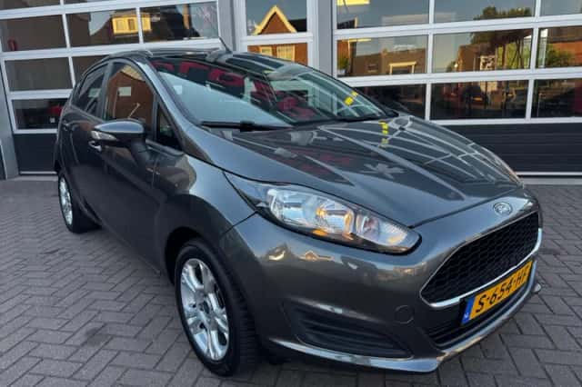 Ford Fiesta (2017) thumbnail 2