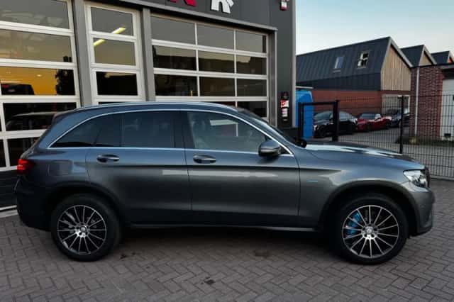 Mercedes-Benz GLC-Klasse (2016) thumbnail 4