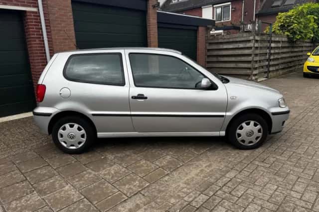 Volkswagen Polo (2001) thumbnail 2