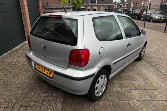 Volkswagen Polo (2001) thumbnail 3