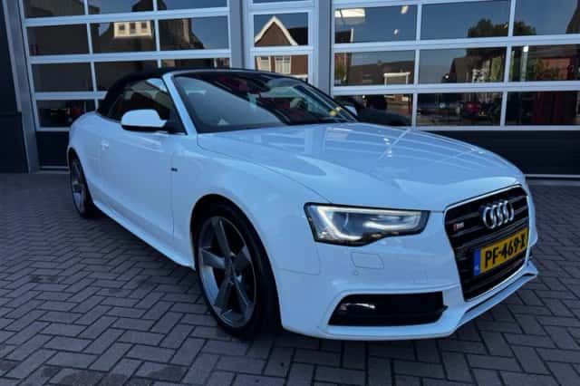 Audi CABRIOLET (2014) thumbnail 3