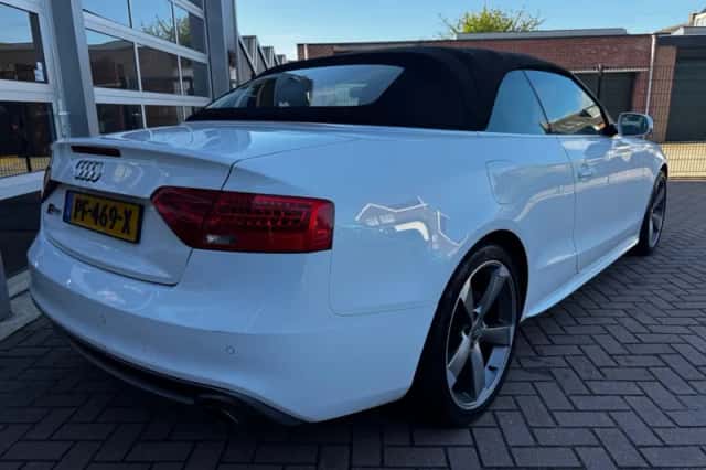 Audi CABRIOLET (2014) thumbnail 5