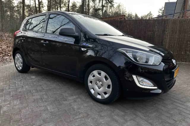 Hyundai i20 (2012) thumbnail 1