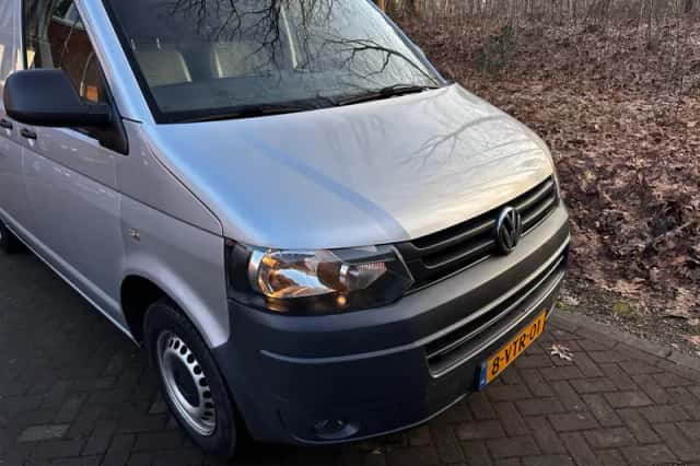 Volkswagen Transporter (2012) thumbnail 6
