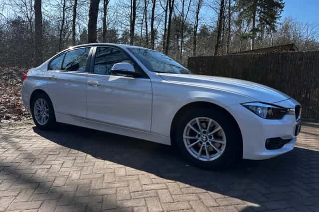 BMW 3-Serie (2012) thumbnail 2