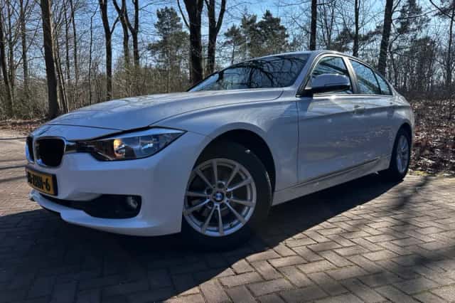 BMW 3-Serie (2012) thumbnail 4