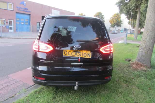 Ford Galaxy (2015) thumbnail 4