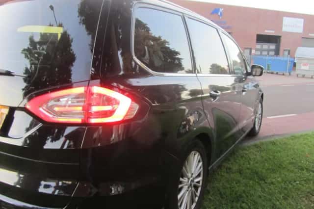 Ford Galaxy (2015) thumbnail 6
