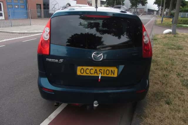 Mazda 5 (2005) thumbnail 4