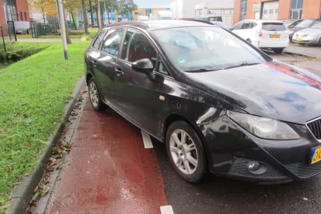 SEAT Ibiza (2011) thumbnail 3