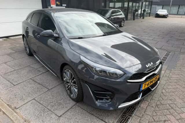 Kia Proceed (2023) thumbnail 2