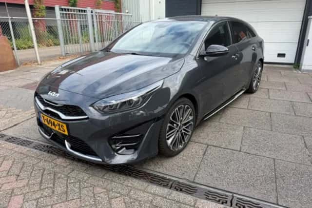 Kia Proceed (2023) thumbnail 4
