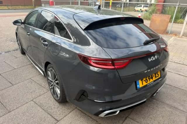 Kia Proceed (2023) thumbnail 5