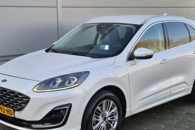 Ford Kuga (2021) thumbnail 1