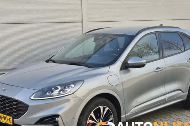 Ford Kuga (2023) thumbnail 1