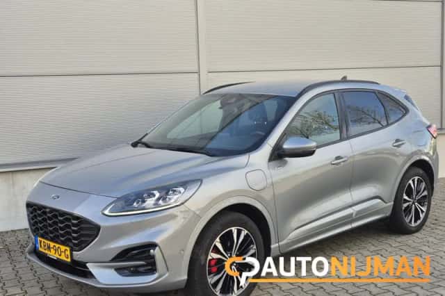 Ford Kuga (2023) thumbnail 2