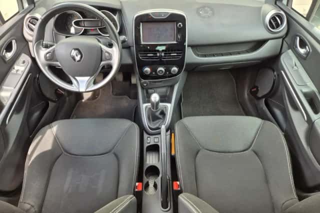 Renault Clio (2015) thumbnail 3