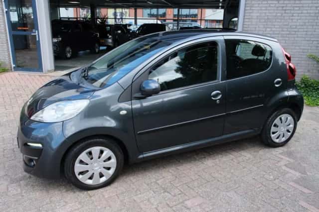 Peugeot 107 (2012) thumbnail 5