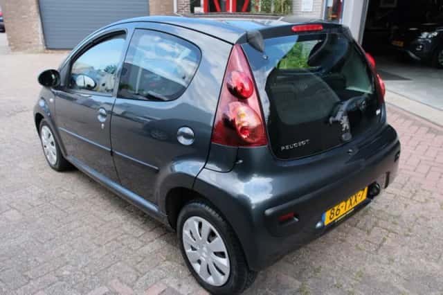 Peugeot 107 (2012) thumbnail 6