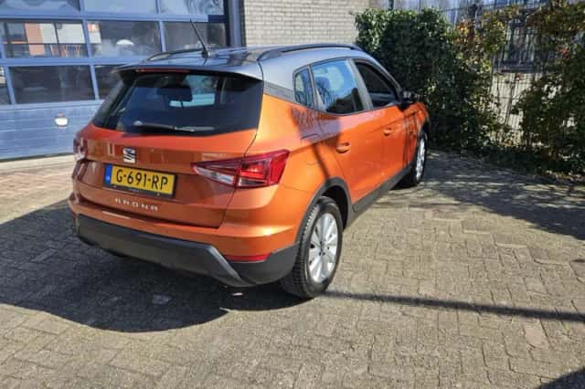 SEAT Arona (2018) thumbnail 4