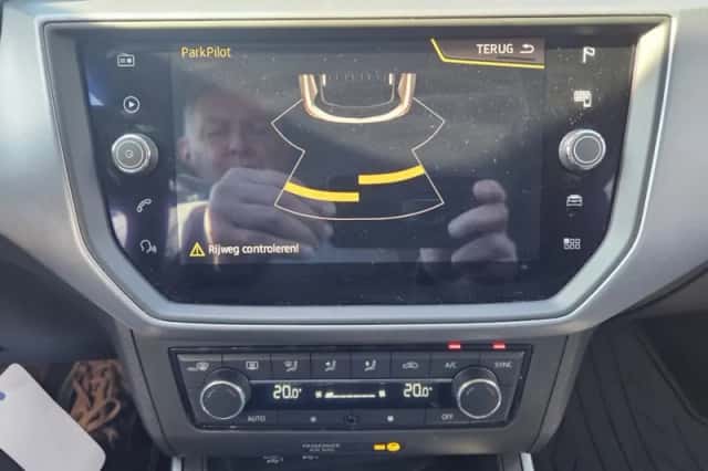 SEAT Arona (2018) thumbnail 5