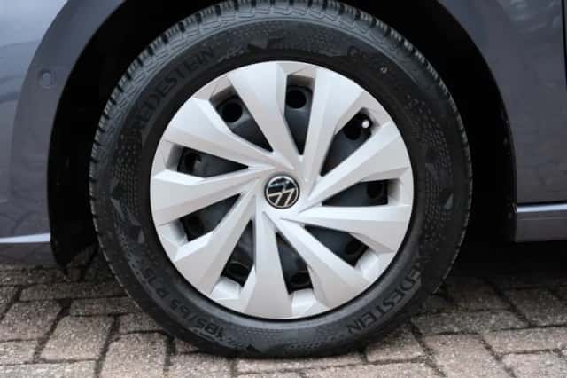 Volkswagen Polo (2023) thumbnail 3